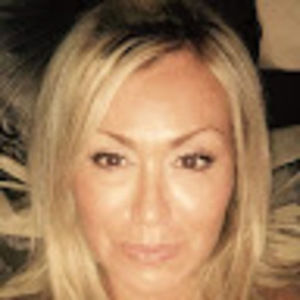 Meet your Posher, Dina
